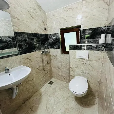 Studio Apartment *